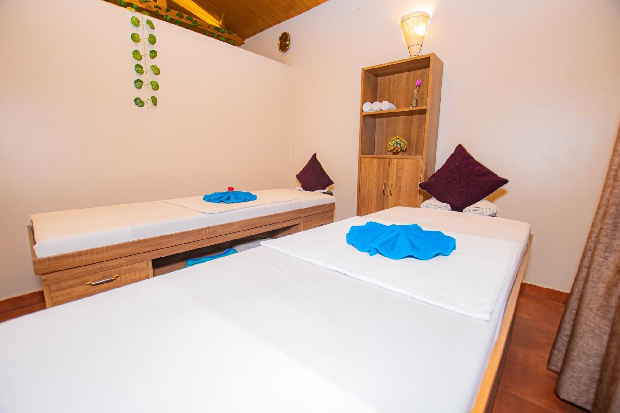 Busy Bee Resort, Pokhara Exterior foto