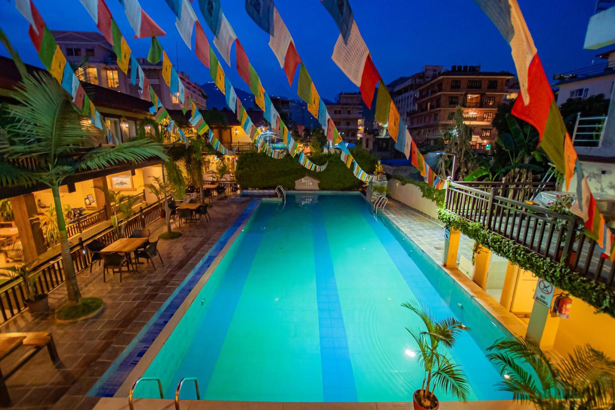 Busy Bee Resort, Pokhara Exterior foto