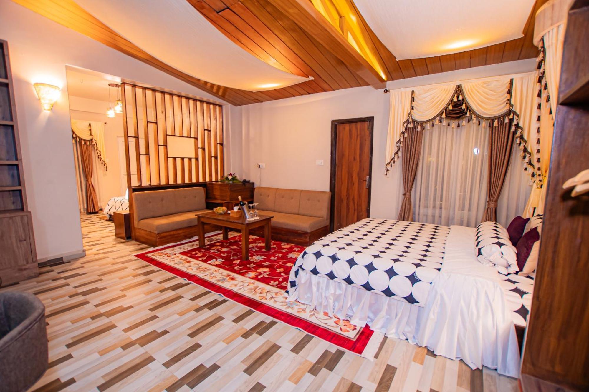 Busy Bee Resort, Pokhara Exterior foto