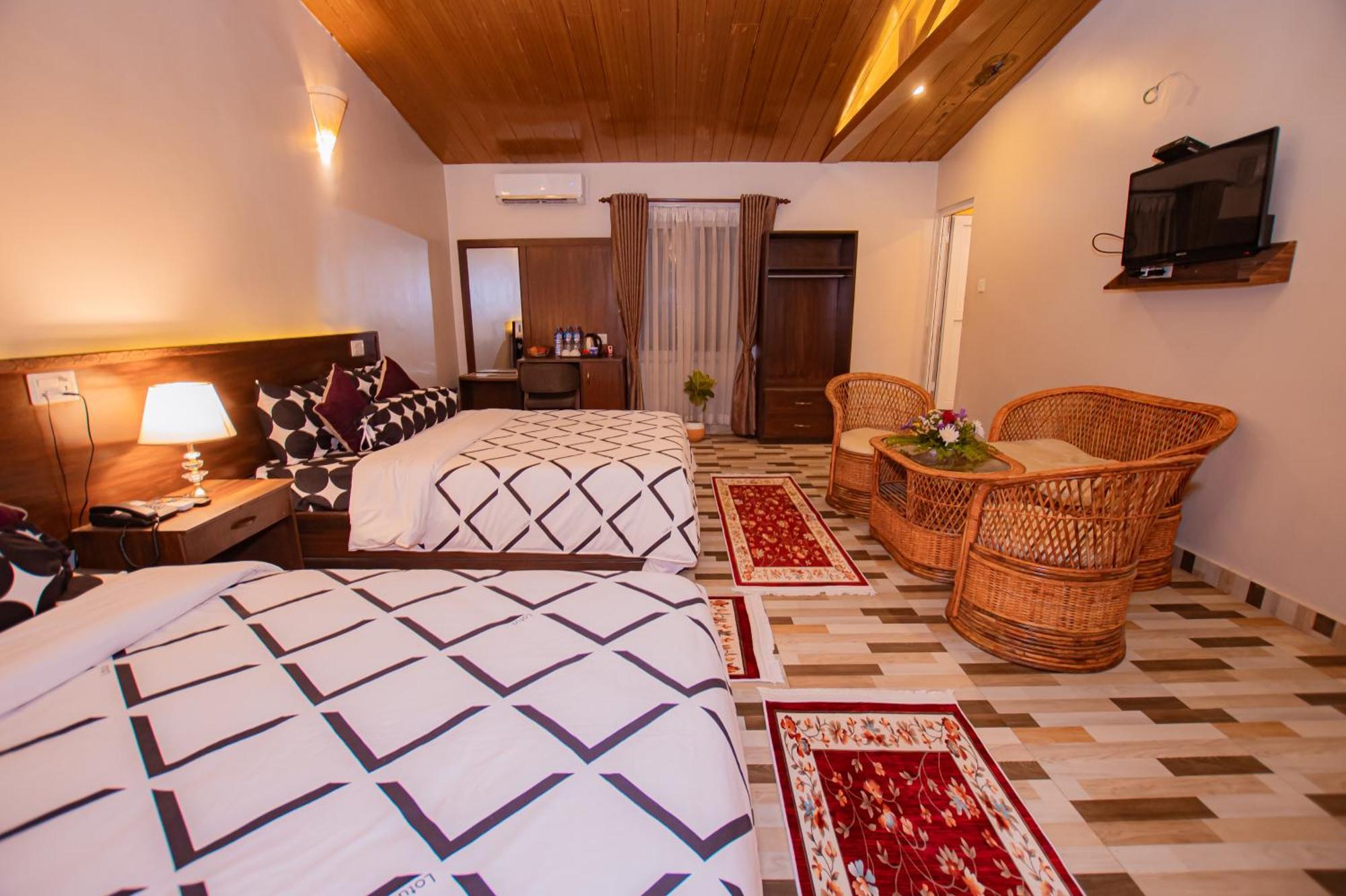 Busy Bee Resort, Pokhara Exterior foto
