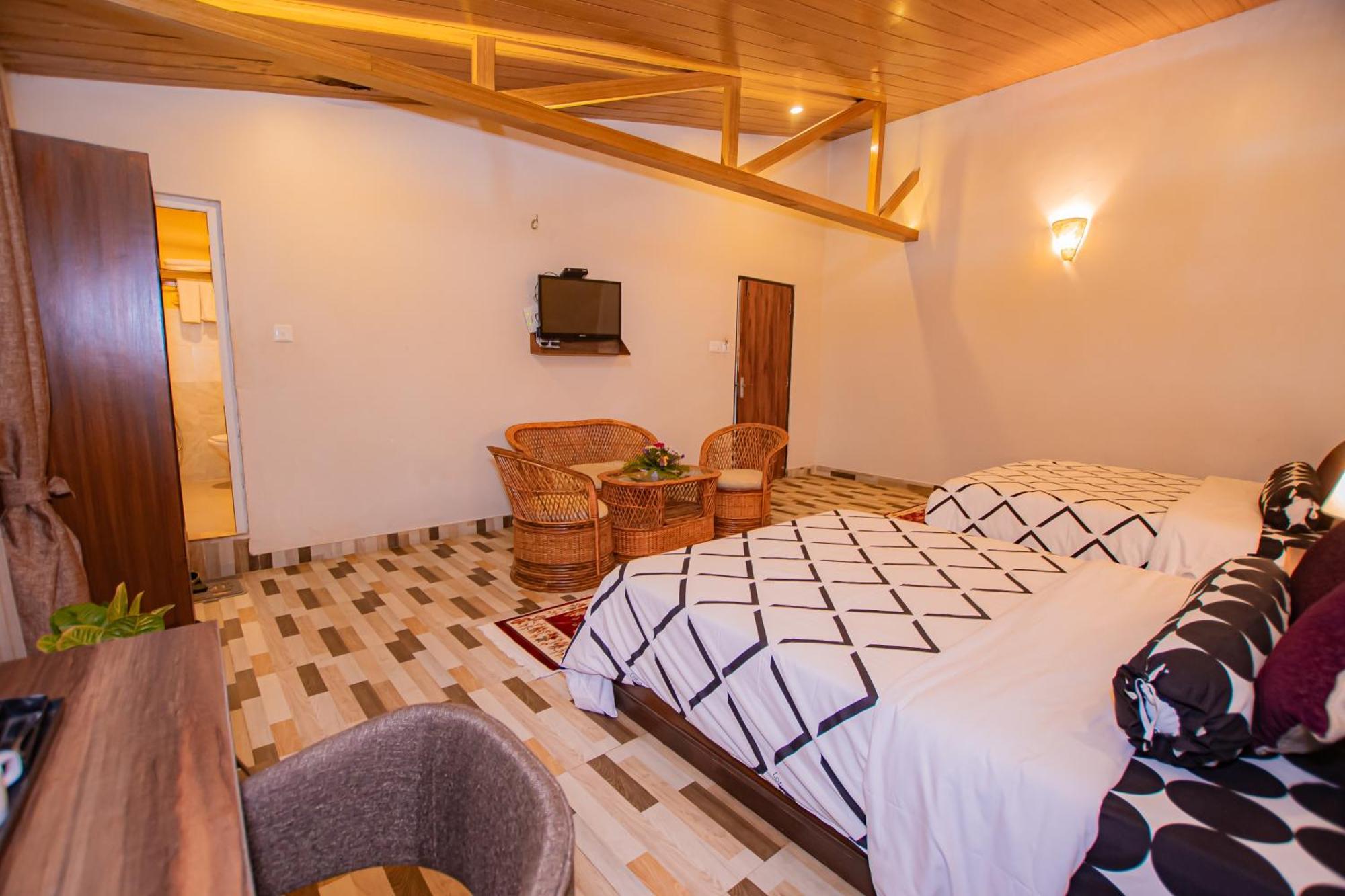 Busy Bee Resort, Pokhara Exterior foto