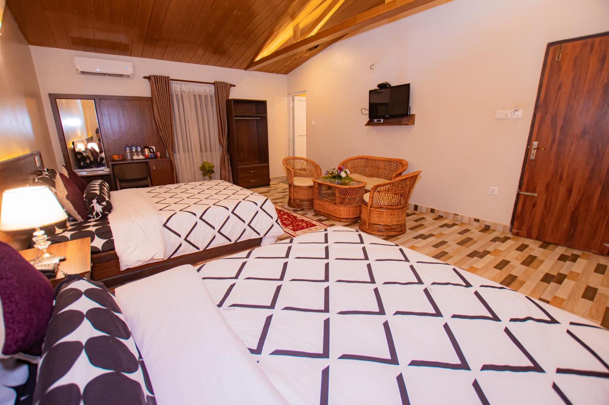 Busy Bee Resort, Pokhara Exterior foto