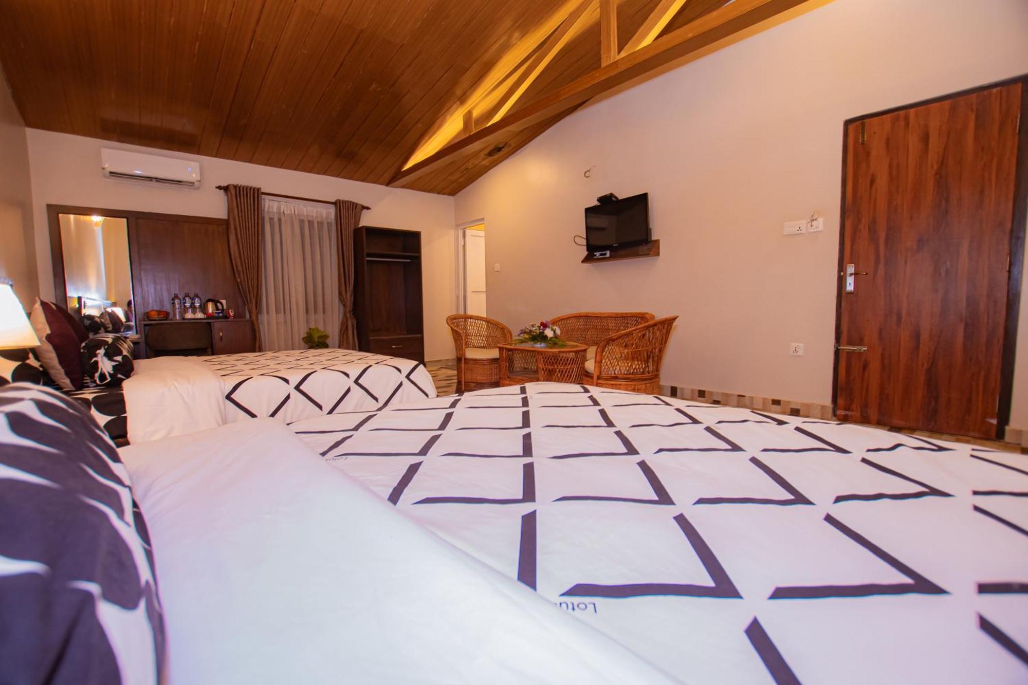 Busy Bee Resort, Pokhara Exterior foto