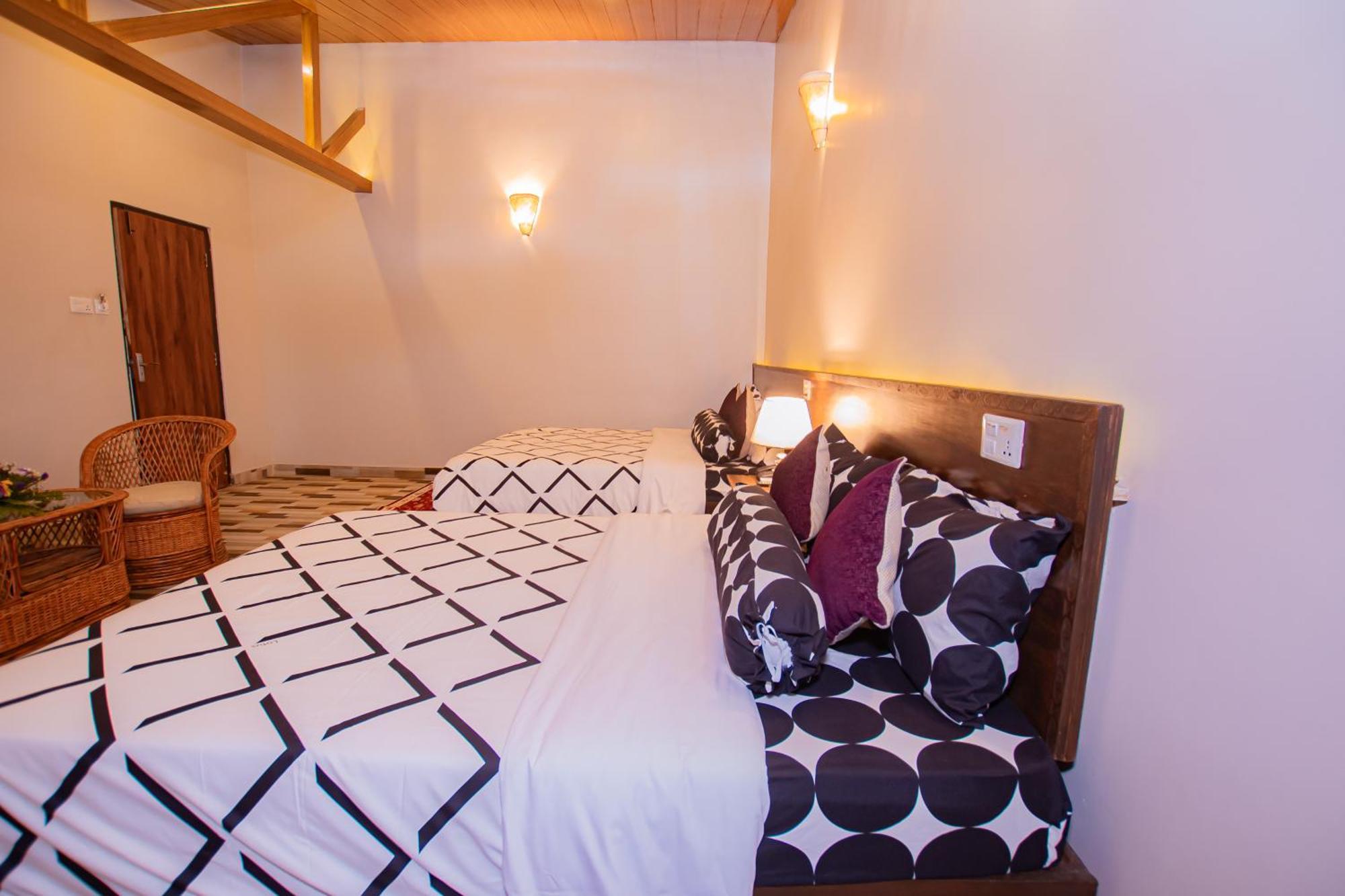 Busy Bee Resort, Pokhara Exterior foto