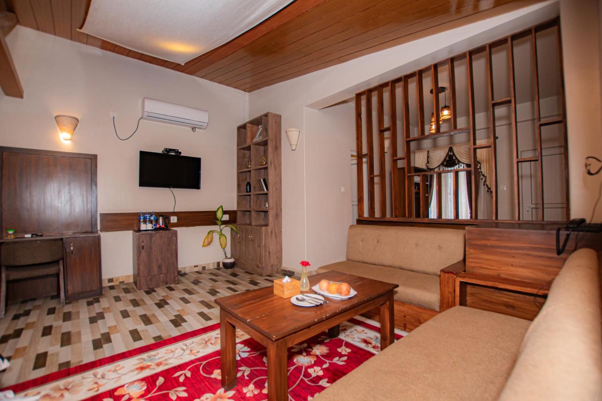 Busy Bee Resort, Pokhara Exterior foto