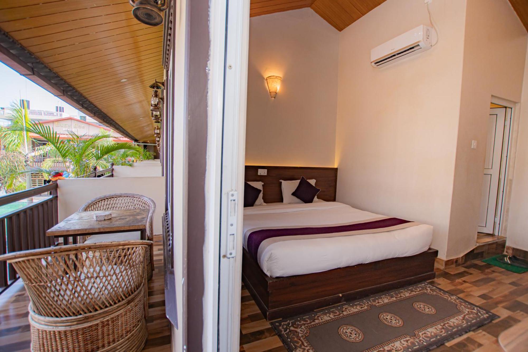 Busy Bee Resort, Pokhara Exterior foto