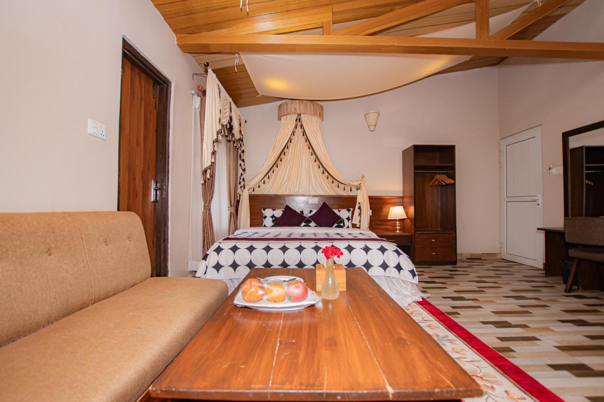 Busy Bee Resort, Pokhara Exterior foto