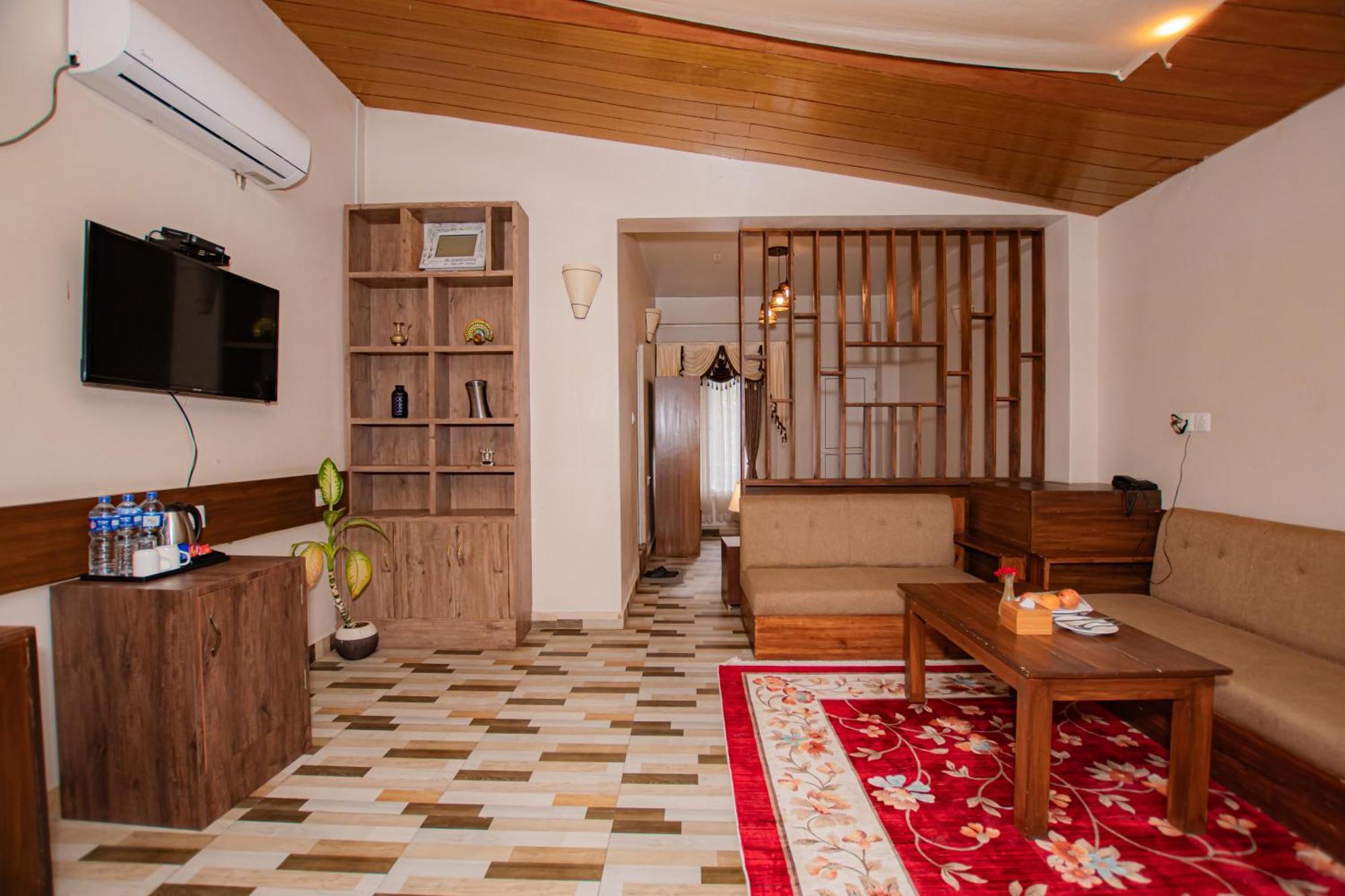 Busy Bee Resort, Pokhara Exterior foto