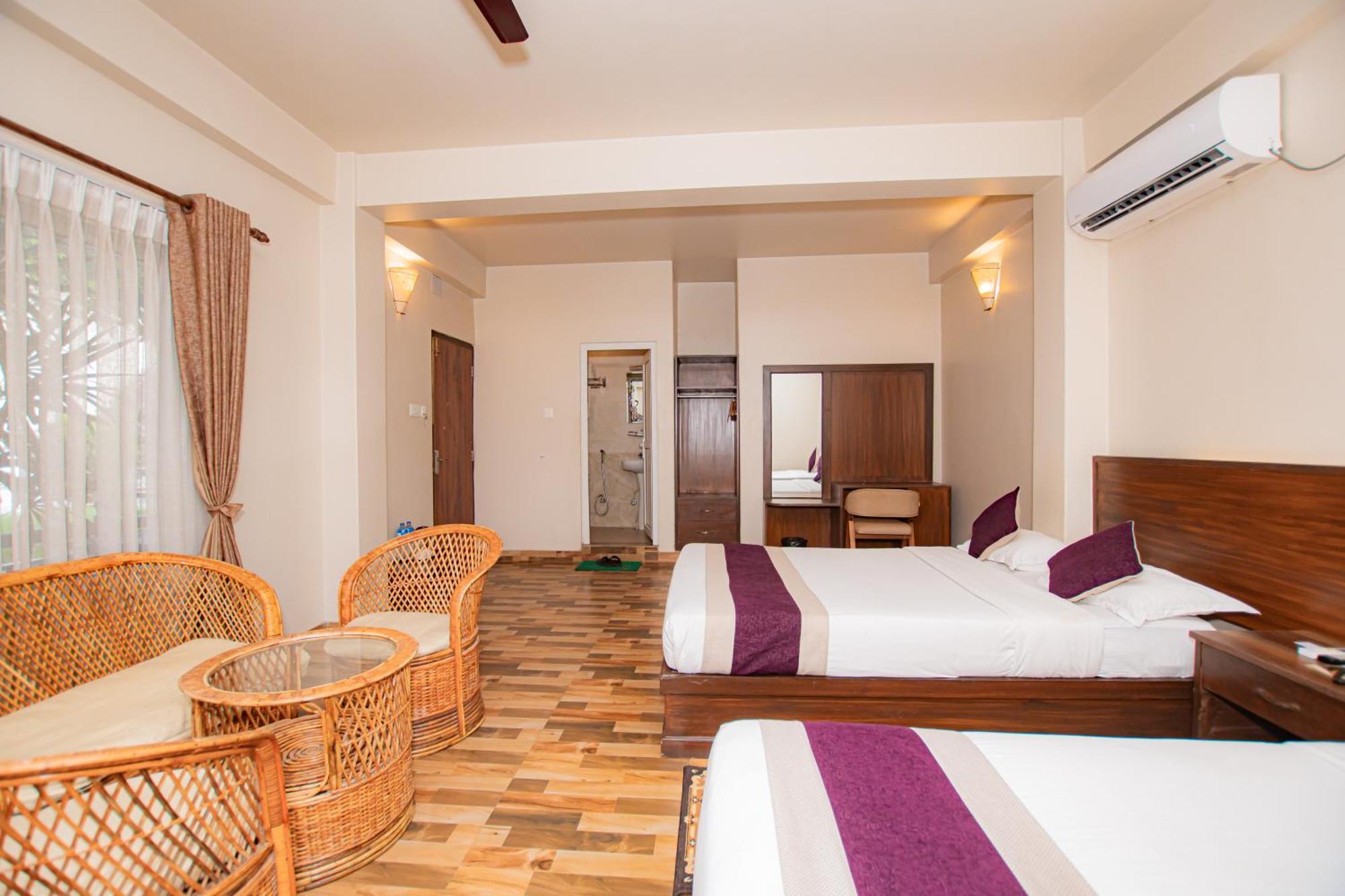 Busy Bee Resort, Pokhara Exterior foto